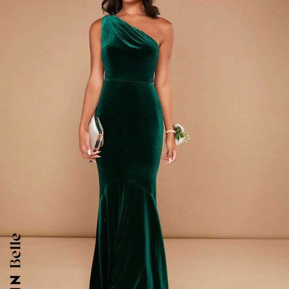 Elegant Green One-Shoulder Dress